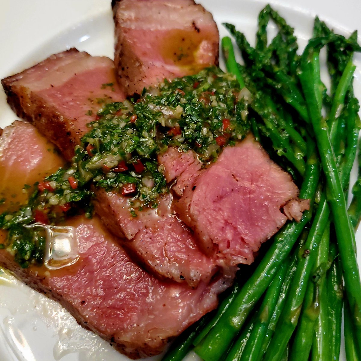 MoonViatorem's tweet image. Sometimes you just need a 60 day dry aged ribeye with chimichurri and asparagus. #dryagedbeef
#ChefLife #Ribeye
@GOTTI_MProtocol @LemmeHollyatU @Blairosophy @Katxkin32 @DreamingDeFi @rla323 @SafemoonYolo @Megladon71 #SAFEMOONARMY