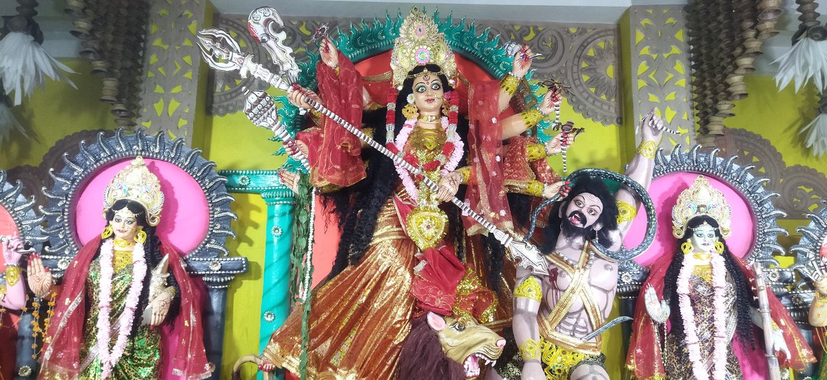 SanjeevRoy36's tweet photo. Vijay dashmi considered to symbolize the victorious moment when Lord Rama conquered the demon king Ravana and his evil army after a long battle between the forces of righteousness and evil.

Happy Dussehra! Everyone😇❤🙏

#HappyDussehra #LordRam #Prabhu https://t.co/m21W7b5tow
