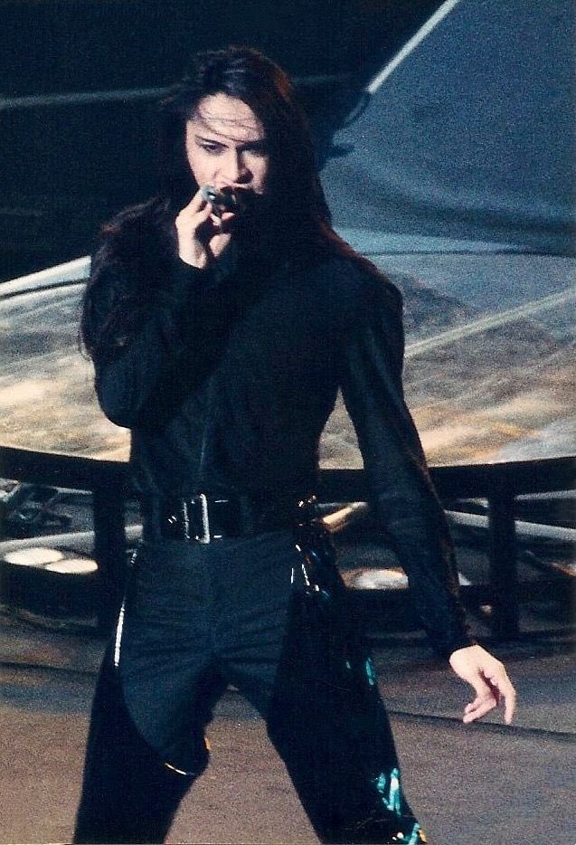 travelersdy's tweet photo. @YahooNewsTopics "BUCK-TICK" vocalist Atsushi Sakurai died of brain stem hemorrhage at the age of 57 https://t.co/VdC47JN5ao