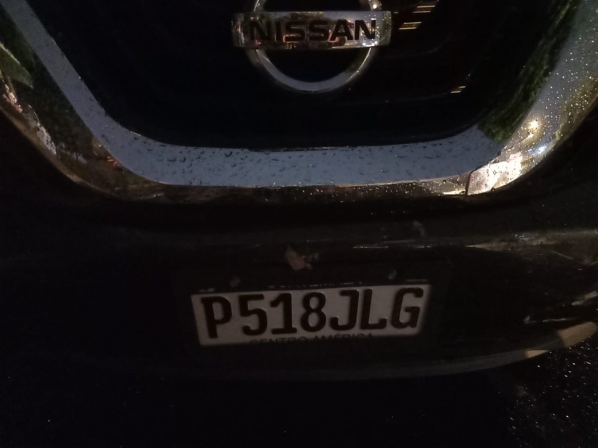 Colisión involucra 2 vehículos particulares:

📍2 calle 14 avenida zona 15

Únicamente daños materiales. 

#TransitoGT #TraficoGT #PMTGuatemala #InformacionGT #NoticiaGT #AmilcarMontejo #VialGT #MovilidadGT