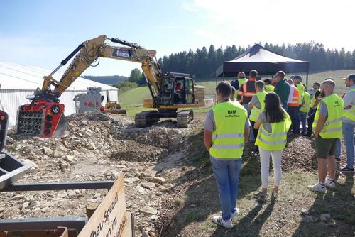 BIM und Bodenmanagement build-ing.de/nachrichten/de… #bim #building_life