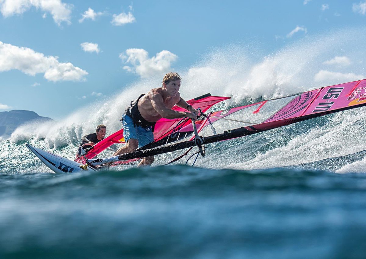 First session on my Pink sails at kona wind Lanes. I decided to run this sail color for the Aloha Classic and in honor of Robby Naish. First wave ridden was with the man himself!