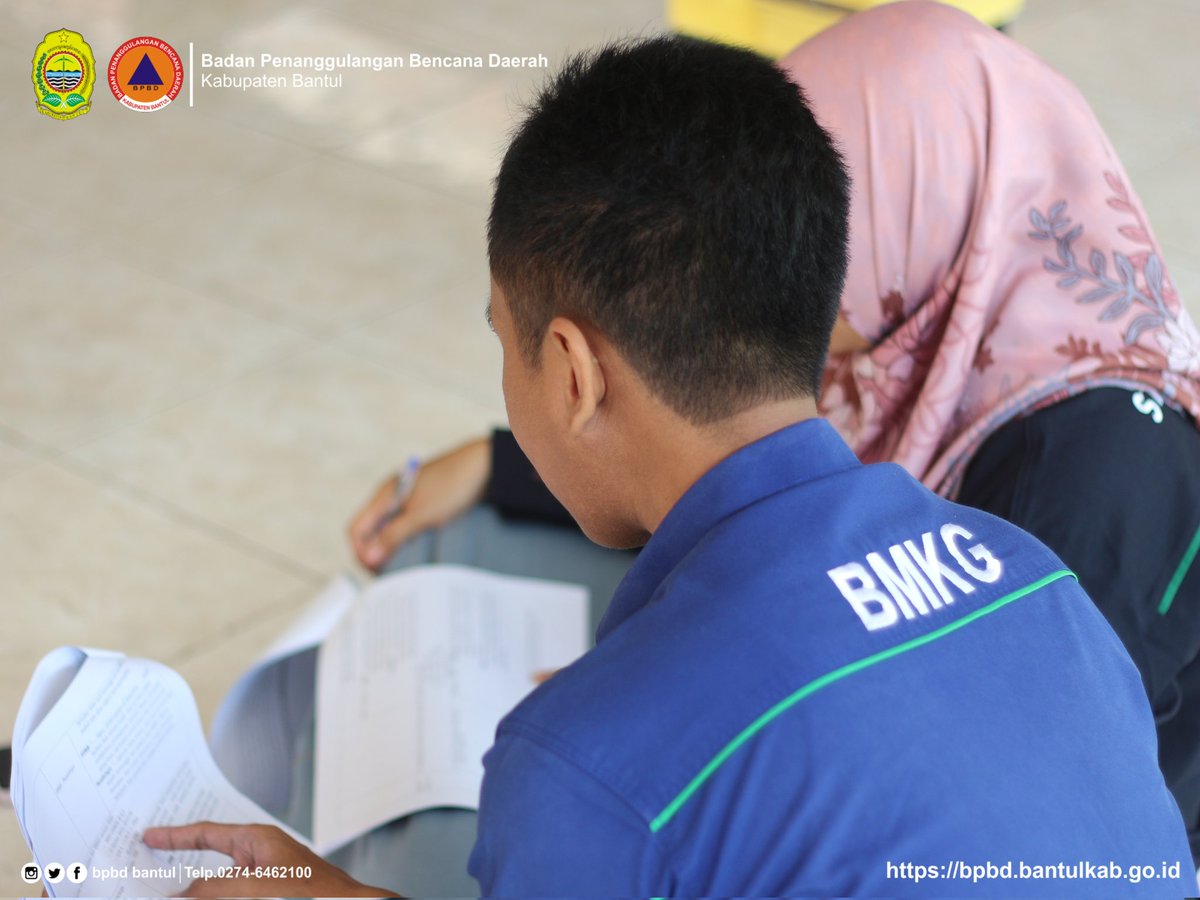 BPBDBantul's tweet photo. Hari ini Selasa (24/10),  telah dilakukan gladi bersih uji komunikasi kegiatan Indian Ocean Wave Excercise #IOWave23 yg akan dilaksanakan, Rabu (25/10). Keg. diikuti 6 Kalurahan, FPRB, Kodim, Polres, Puskesmas, PMI, TAGANA, SRI Wil. IV, dan Warga masyarakat Murtigading Sanden. https://t.co/KOjwP9g8Xp