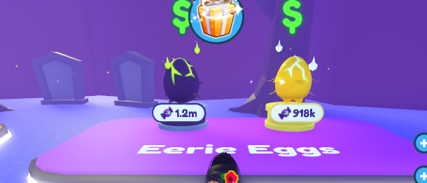 ghostymama's tweet image. Why is the gold egg cheaper? Isn&apos;t it normally the other way around? #petsimulatorx #PSX