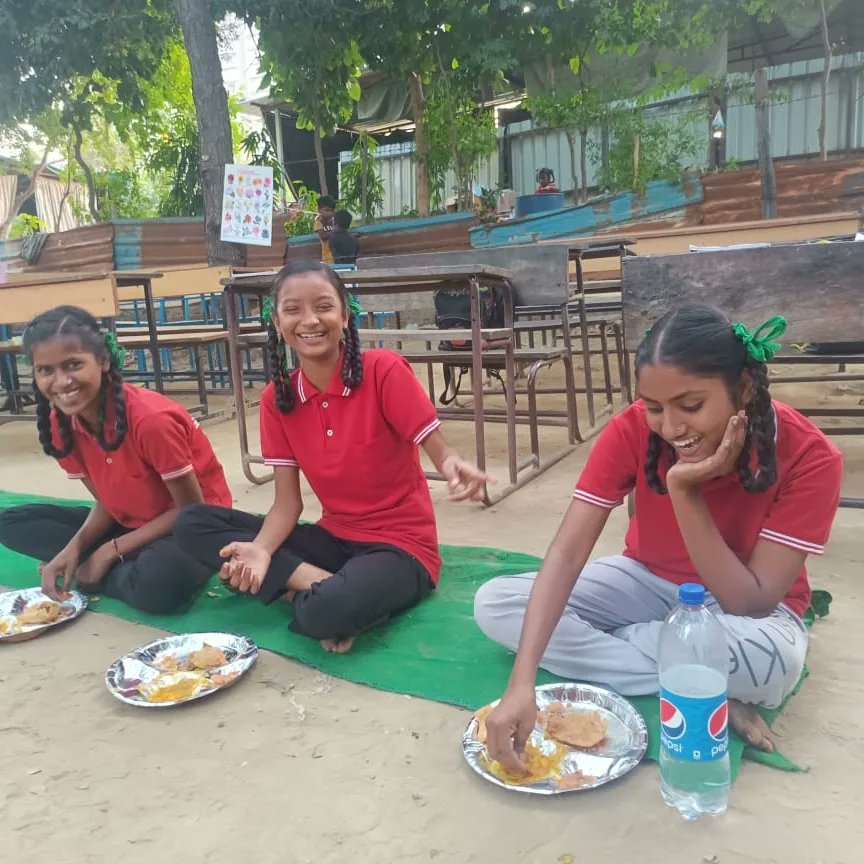 food distribution
party time 
dashera party
#nirbhedshikshalaya 
#nirbhedfoundation 
#educationforall 
#food 
#future 
#fooddistribution 
#partytime 
Sushil Meena
<a href="/Tarunavdhy/">Taruna</a>