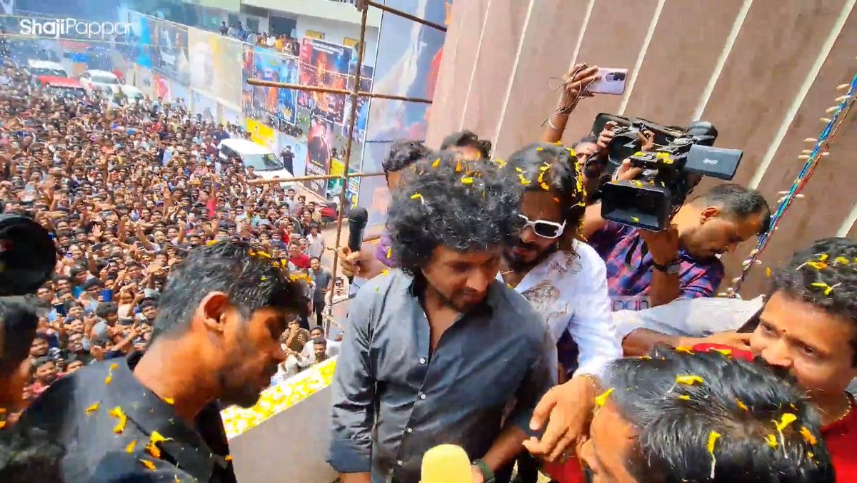 OGprasanna's tweet photo. Crowd 💥💥💥💥💥🔥🔥🔥 #Kerala 
#LeoIndustryHit https://t.co/jaPtgmUT4z