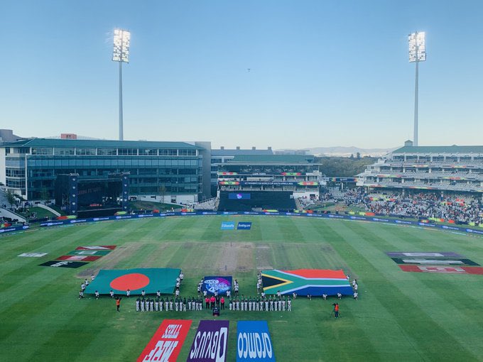 FareedMalik_DN's tweet photo. Todayโs show
My favourite โค๏ธ๐ฅ๐ฅ South Africa ๐ฟ๐ฆ
400 hundreds on the scoreboard today once again!?????
Yes or no
#SAvBANG https://t.co/CGDftXY0uC