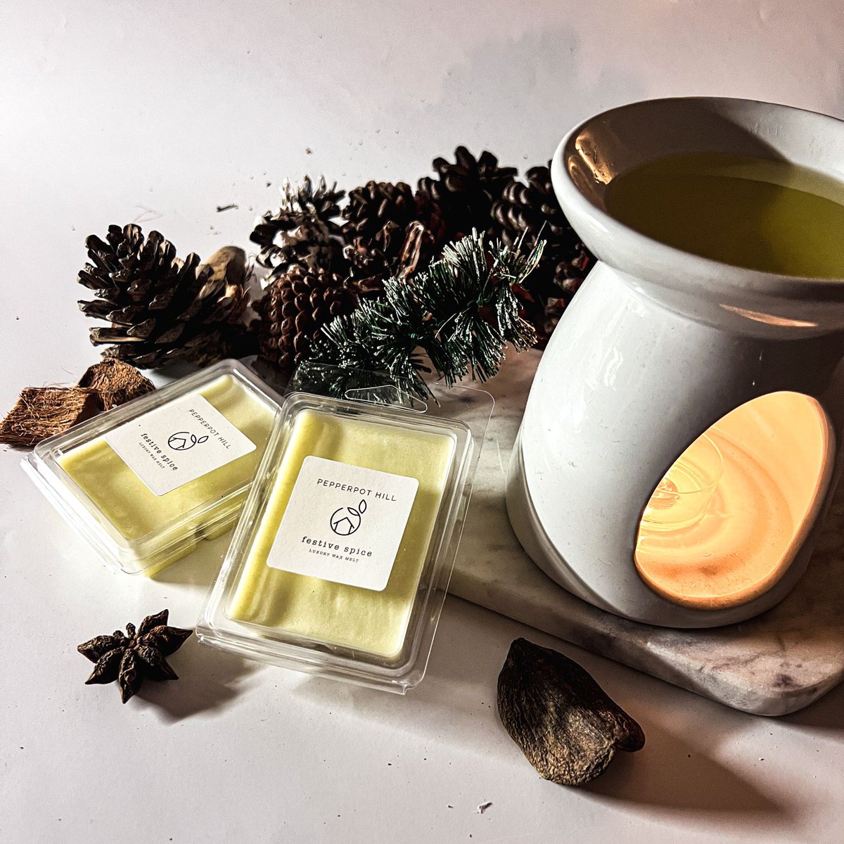 It definitely feels like the cosy season has arrived.   The warming, festive spice notes of our latest, seasonal wax melt is sure to add some cosy comfort vibes to your home. buff.ly/3MfAS6u