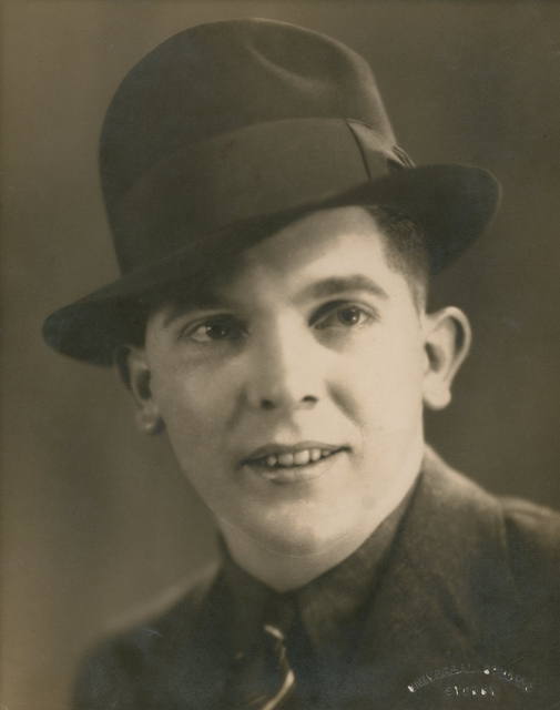 Vanguard_WW2's tweet photo. 🇦🇺 80 years ago today, Sergeant Leonard Siffleet, an Australian commando with the M Special Unit tasked with reconnaissance, was executed along with two other comrades by Japanese soldiers after being captured in New Guinea. Lest we forget. https://t.co/FSW9C9zy75