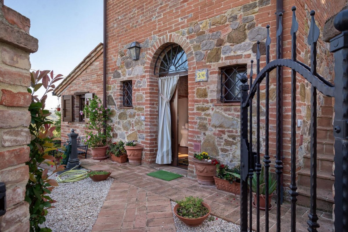 ApolloniInfo's tweet photo. Casale dei Miracoli con giardino a Castiglione del Lago, Perugia– Umbria • CDL2790

🔗 Scopri l'immobile: https://t.co/uSOALDc7ia https://t.co/1His1bgLOi