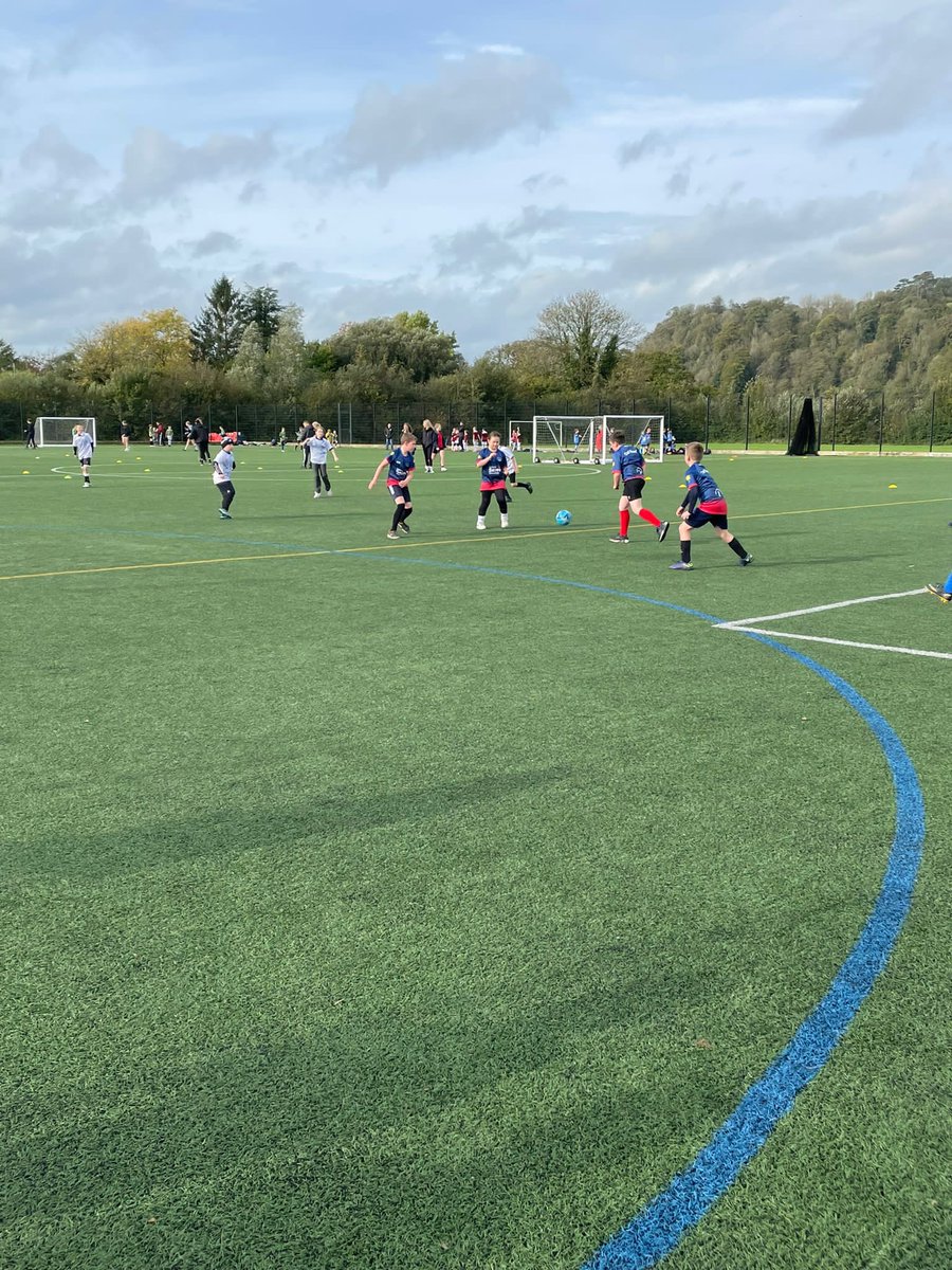 CwrtHenri's tweet photo. Ysgol Cwrt Henri: Tim pêl droed yr ysgol ddoe  yn cystadlu'n frwd yn nhwrnamaint pêl droed Ysgol Bro Dinefwr.  
School football team competing in the football tournament yesterday at Ysgol Bro Dinefwr. ⚽️ @sportcarms @BroDinefwr https://t.co/aVQEycyYqo