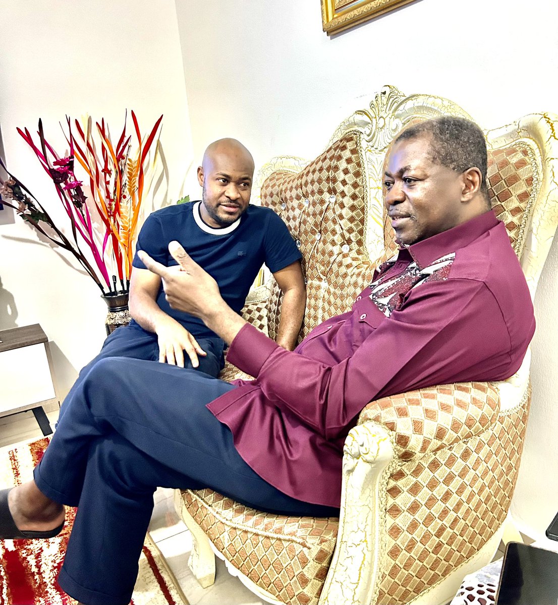 FreddhyKoula's tweet photo. « La persévérance est ce qui rend l’impossible possible, le possible probable et le probable certain ».
Bon retour à la maison « pater familias » Seraphin Moundounga ☺️
#Moabi #Gabon https://t.co/ehMOCBITVm