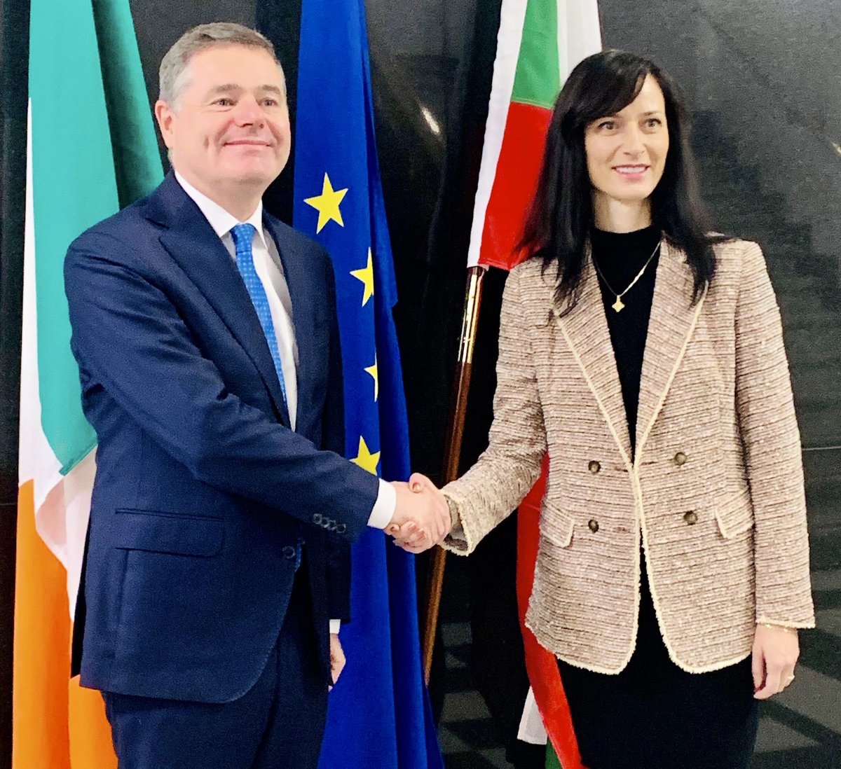 Thank you @Paschald for your support to 🇧🇬‘s accession to the #Eurozone! We will continue our efforts in 3️⃣ areas: 1️⃣Reducing inflation rates 2️⃣Closer coop’ w/ the economies of the Eurozone countries 3️⃣Implementation of the adopted legislation