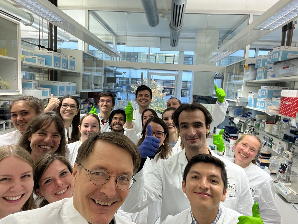 Besuch im ⁦<a href="/DKFZ/">DKFZ</a>⁩, hier im Labor für Gehirntumore. Deutschland hat Top Krebsforschung und Top KI Forschung. Wenn wir, wie hier in Heidelberg, diese Stärken zusammenführen, können wir Krebsheilung für viele bald erreichen. Die Gesetze dafür werden alle in 6 Mon stehen.