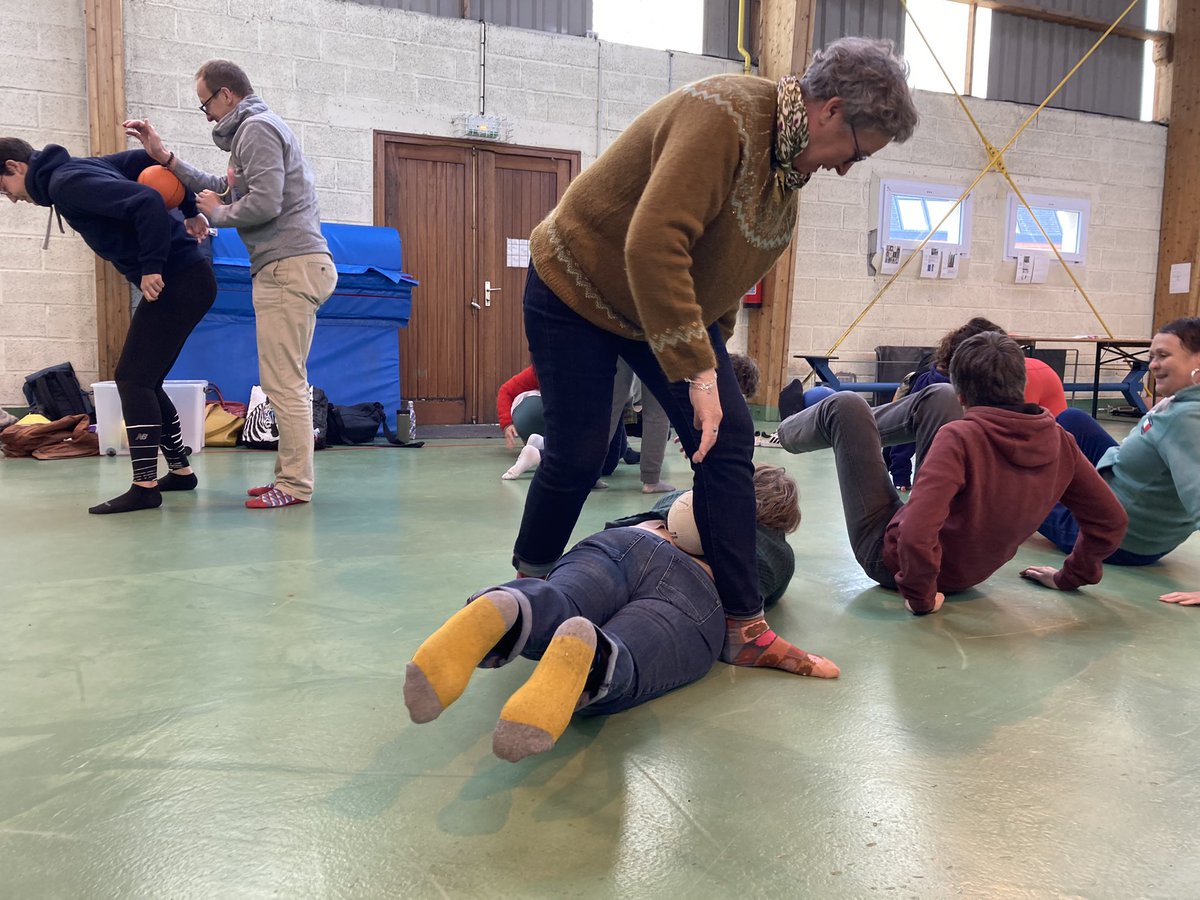 ageem35's tweet photo. « En corps encore ! » Réflexions et échanges autour des habiletés motrices mais aussi du rapport à son corps et à celui des autres (comment accepter et entrer en contact avec l’autre). Des pistes intéressantes et un fil à tirer en danse !#congresageem2024 https://t.co/p47xpyQzlY