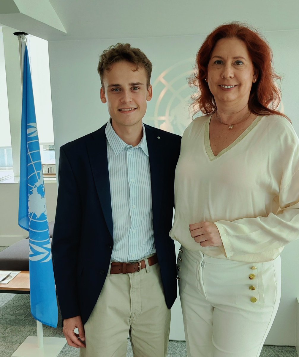 DriesBont's tweet photo. 𝗨𝗻𝗶𝘁𝗲𝗱 𝗡𝗮𝘁𝗶𝗼𝗻𝘀 𝗗𝗮𝘆 ����🇳

Een tijdje geleden had ik de kans in gesprek te gaan met Birgit Van Hout, director United Nations Population Fund (UNFPA) in Brussel.

Bedankt voor de fijne ontmoeting @Birgit_Van_Hout https://t.co/pGeo2LG6QH