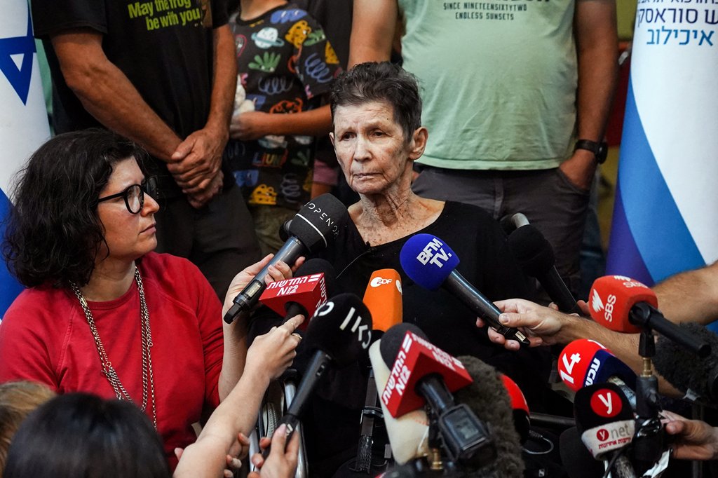 Yochved Lifshitz (85 years old), who was released from Hamas captivity last night, shares her experience: 
"We endured a nightmare; we were at the mercy of the devil. We were abandoned by the (Israeli) regime. We didn't expect to find ourselves in this situation. They brutalized
