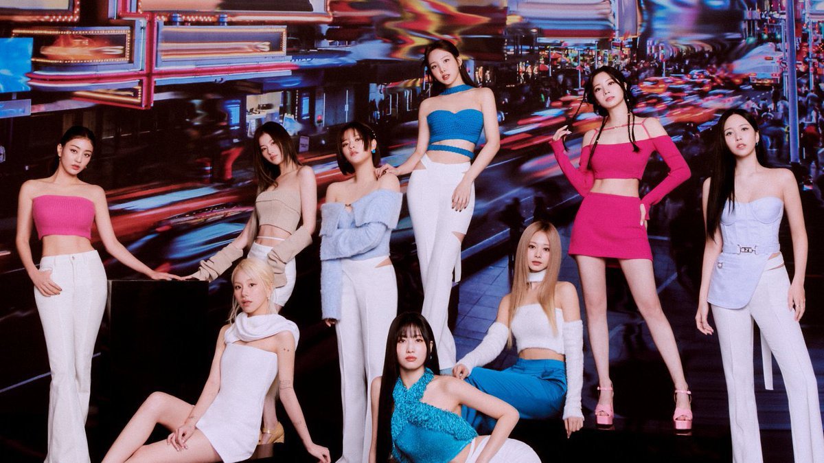 TWICE_Charts's tweet photo. .@JYPETWICE remains the ONLY K-Pop girl group to sell 1 million pure albums in the United States! 🇺🇸 https://t.co/q0SSIPUH1c