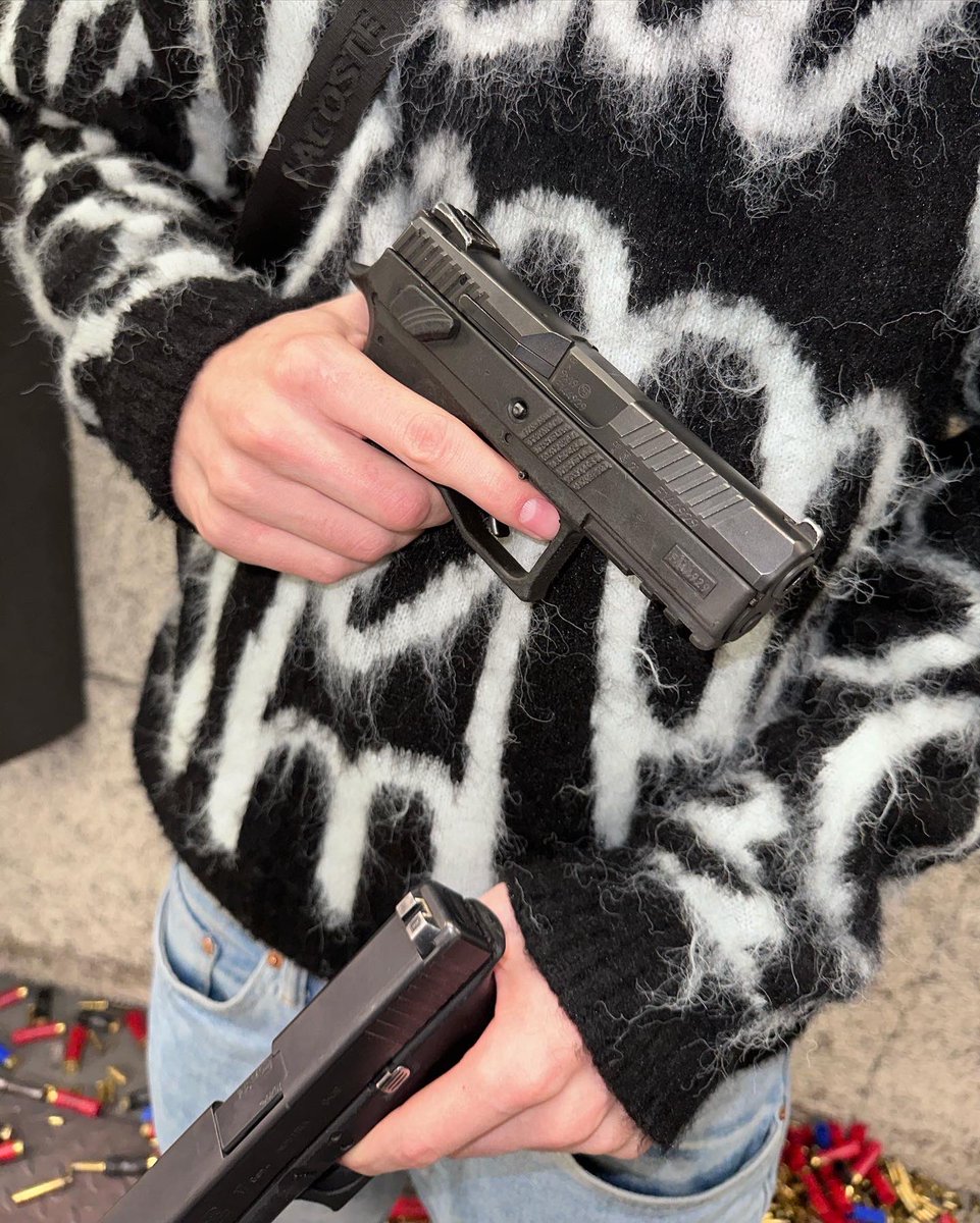 Sweatersland 2.0 
Drop tomorrow 8pm fr 
Michabilous.online