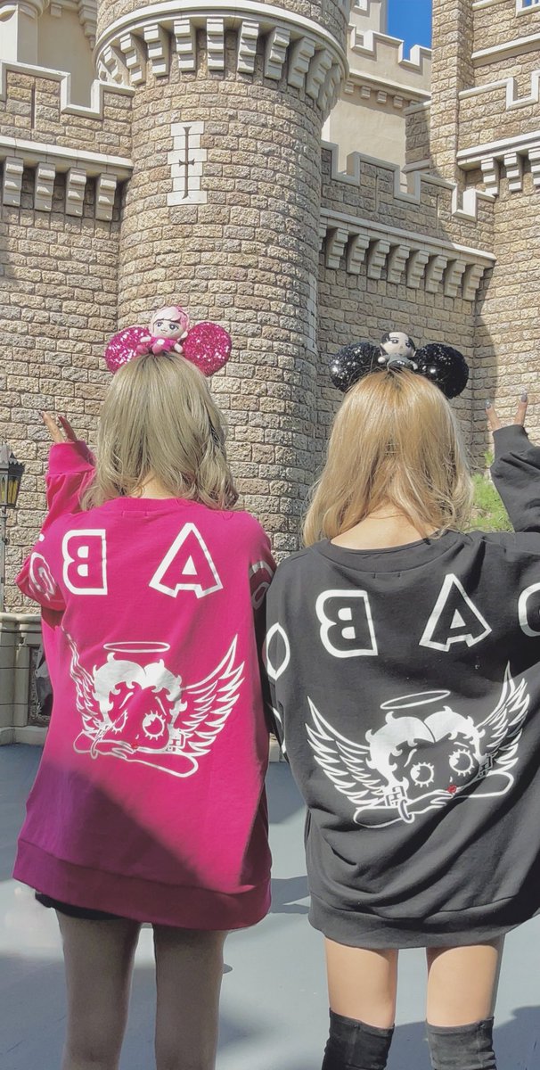 skmk3935's tweet photo. あねみこ聖地巡礼オタ活ディズニー
ずっと喋って楽しかったです🖤🩷

おそろの服可愛いやろ？♡
ぎゃる最高🫶 https://t.co/JXJSZNlGTe