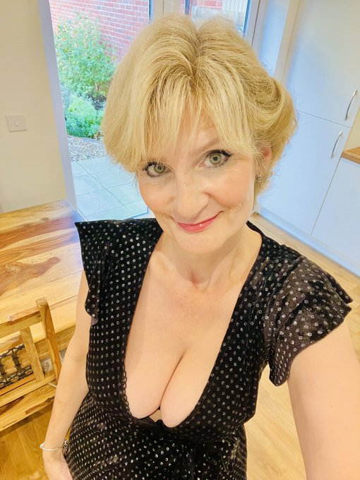 Happy titty Tuesday boys!   The only place to see mine in all their glory! https://t.co/fw8wXbo9l0 &hellip;&hellip;<a href="/tag/mondaymotivation"class="tags"><span>#mondaymotivation</span></a>