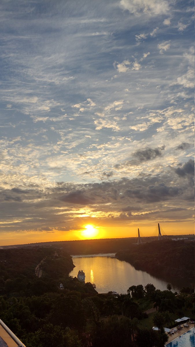 lamonnyka's tweet photo. @lucesde_luna Puerto Iguazú -Misiones-Argentina https://t.co/sWhRFx7jlk