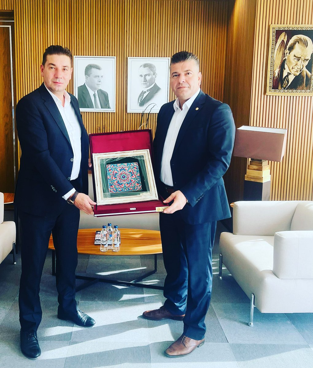 MESUTER74794890's tweet photo. Türk-iş’e Bağlı Bursa Tarım-iş sendikası Bursa şube başkanı Ayhan Gürçe ye nazik ziyareti için çok teşekkür ederim. https://t.co/bNhP4aI8K4