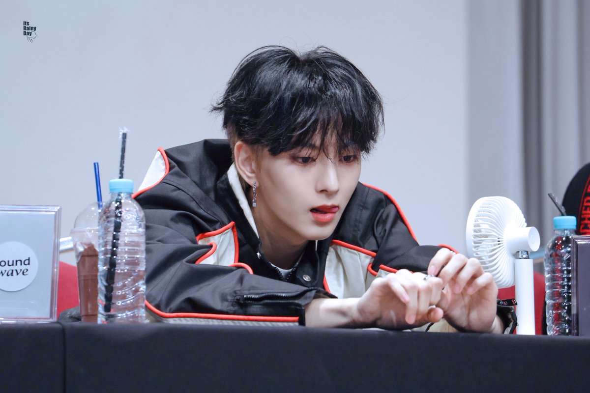 231021 사웨 대면  

𝙊𝙝 𝙢𝙮 𝙜𝙤𝙨𝙝 
𝙄𝙩’𝙨 𝘾𝙧𝙪𝙨𝙝 𝙖𝙜𝙖𝙞𝙣

#XdinaryHeroes #엑스디너리히어로즈 
#오드 #Ode #오승민