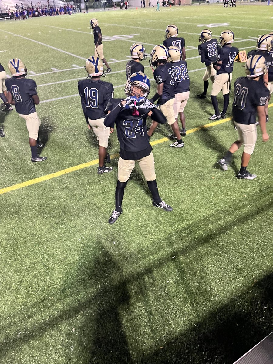 whocalledant's tweet image. this pic too unappreciated #2fye