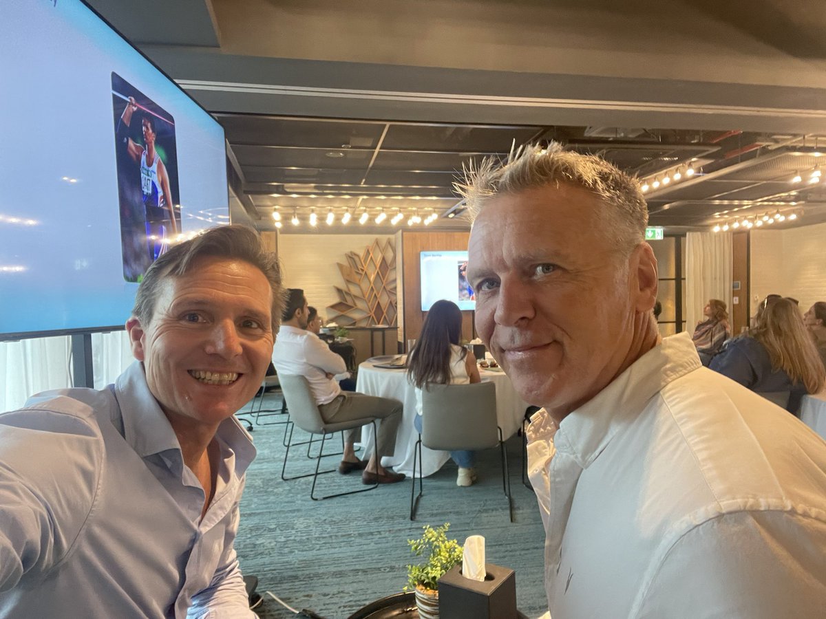 Delivering an Olympic Experience Day is extra special when it’s abroad to a multi national audience …today we’re in Dubai. @Steve_Backley @BackleyBlack