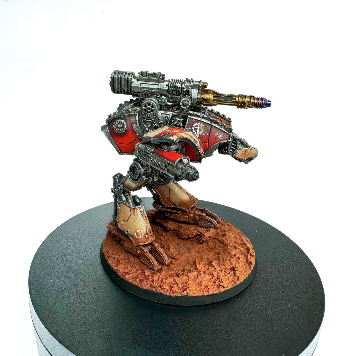 tomstallard's tweet photo. Direwolf Scout Class Titan of Legio Atarus. Designation unknown. Late M31. @warhammer #horusheresy #Adeptustitanicus https://t.co/FkEvSZm069