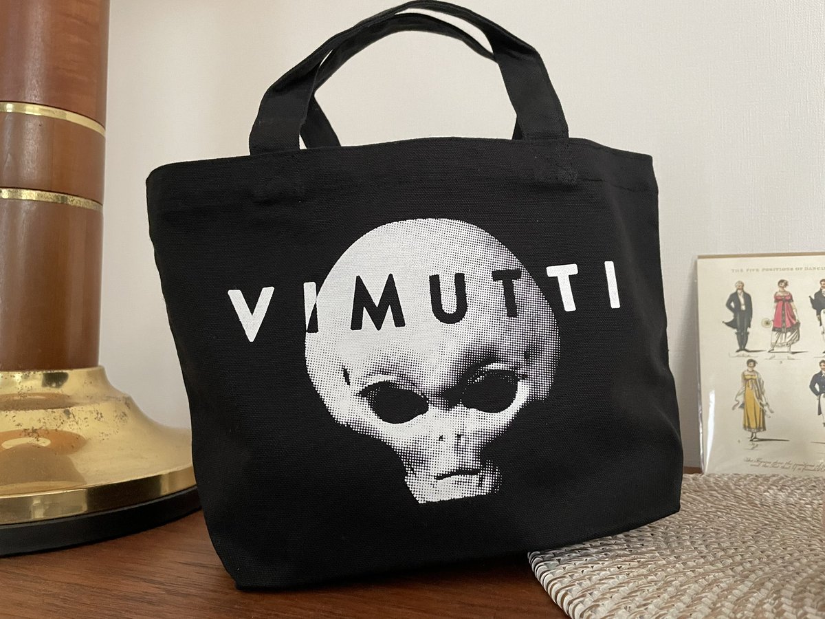 vimuttiofficial's tweet photo. 【購入者限定 先着10名様】
エイリアン ミニトートバッグプレゼント✨
VIMUTTI Alien Mini tote bag👽
Campaign🎁

【VIMUTTI official site】
https://t.co/hmqaFR54FK

#vimutti #ufo #uma #mystery #xfiles #alien #都市伝説 #宇宙人 #プレゼントキャンぺーン #バッグ https://t.co/WadWXtskPS