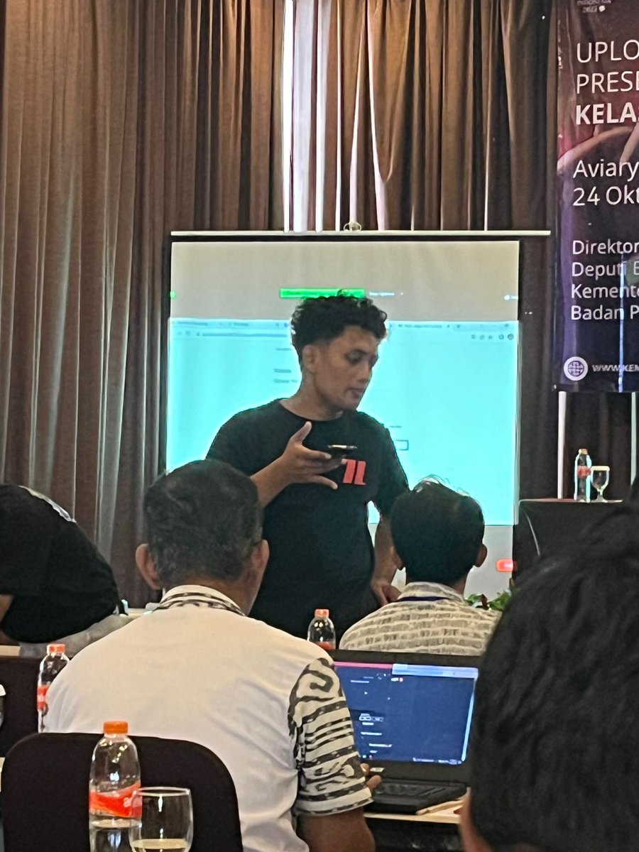 AlgoIndonesia's tweet image. Live coaching how to use @PeraAlgoWallet, how mint and list an #NFT on @RandGallery and @EXA_Market. 
Hosted by: @Kemenparekraf @ZabavaLabs 
👏👏 for @riandrns @iniheksa @md_argv @K14ontheTrack 
#Algorand #Web3