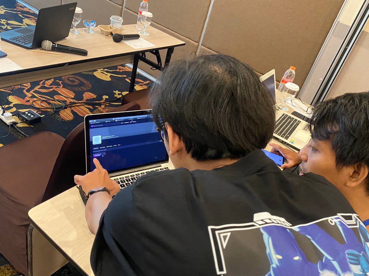 AlgoIndonesia's tweet image. Live coaching how to use @PeraAlgoWallet, how mint and list an #NFT on @RandGallery and @EXA_Market. 
Hosted by: @Kemenparekraf @ZabavaLabs 
👏👏 for @riandrns @iniheksa @md_argv @K14ontheTrack 
#Algorand #Web3