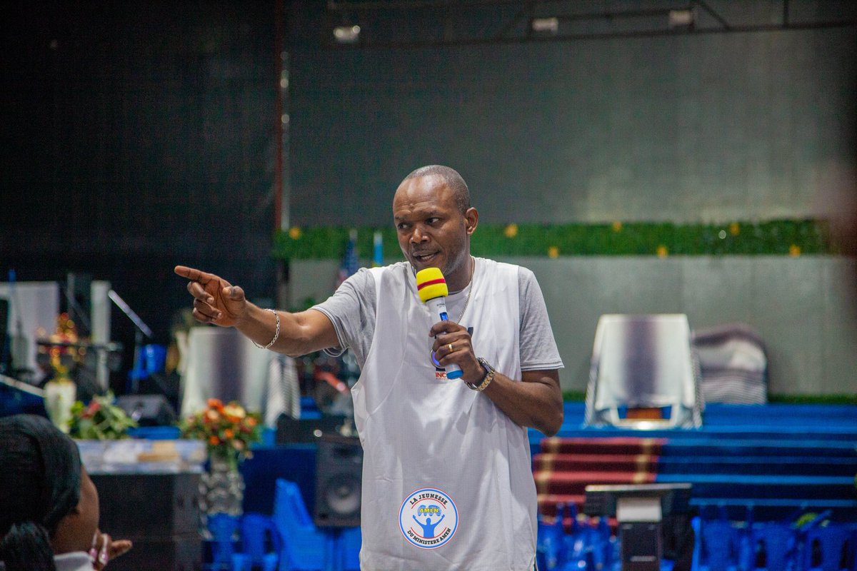 DuJeunesse's tweet image. #VEILLÉE_DE_JEUNES
~~~~~~~~~~~~~
#EXHORTATION

"Sois la personne qui travaille pour Dieu et avec Dieu! Sois prêt à faire des sacrifices pour l’œuvre de Dieu, et tôt ou tard, il finira par tes récompenser."

#EV_Papy_MALEKAMA

#LUNDI_23_10_2023
#AU_MIN_AMEN🕎🇨🇩