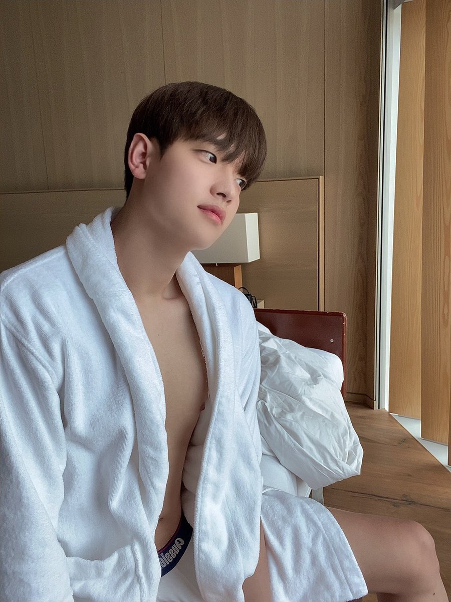 왠지 트위터에 올려야 될 거 같은