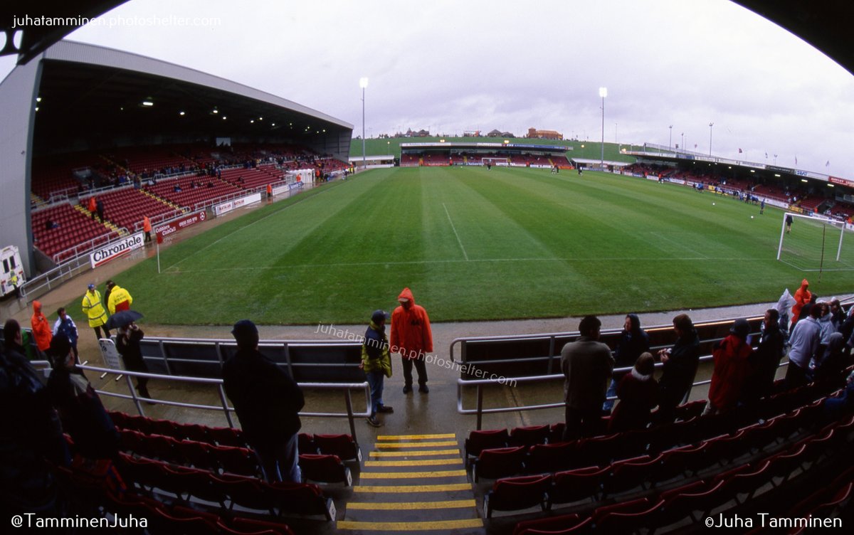 TamminenJuha's tweet photo. On this day 25 years ago I was at the rainy Sixfields Stadium to take pics of Teuvo Moilanen in action... Northampton Town vs Preston North End, 24 October 1998 #TeuvoMoilanen #Northampton #PNE #Preston #Sixfields https://t.co/o0OHIjyoN7