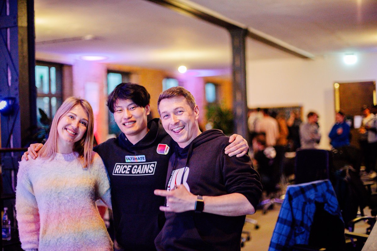 Can you change your legal first name to HYPERDRIVEWINNER? 🤔 
Asking for a friend 😅

Can't wait to celebrate in Amsterdam w/ you!

🫰 @bangerzNFT's @3tv_chat won + goes live Nov1 👀
🐐 <a href="/burger606/">Burger Bob 🍔</a>'s epic <a href="/epplex_xyz/">epPlex</a> won too, ofc 🫠
🎒 <a href="/KEKSnft/">Keks</a>'s <a href="/kekyDRIP/">🗣️ kekyD.RIP 🫠</a> won = is a MadLad now 🤟