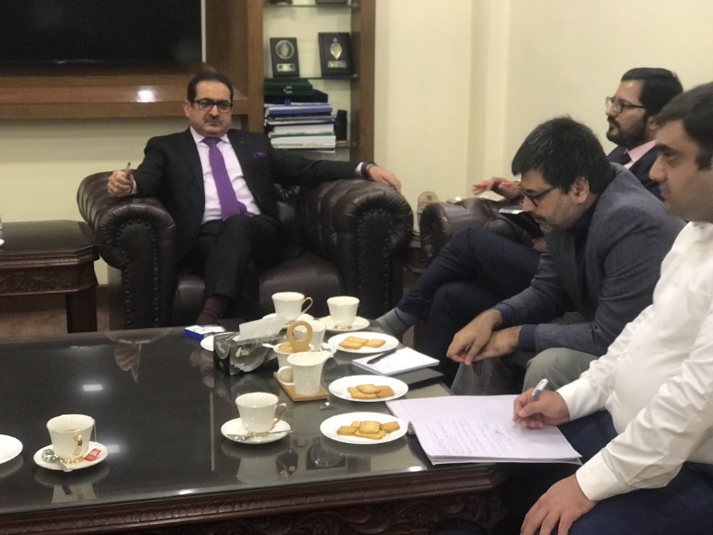 SindLg's tweet photo. Additional Chief Secretary LG,HTP Sindh Manzoor Ali Shaikh meeting the WB delegation. The ACS appreciated the efforts of WB team for showing their keen interest supporting the efforts of Sind Govt #ACS LG #SindhGov https://t.co/ORdEEmCp2y