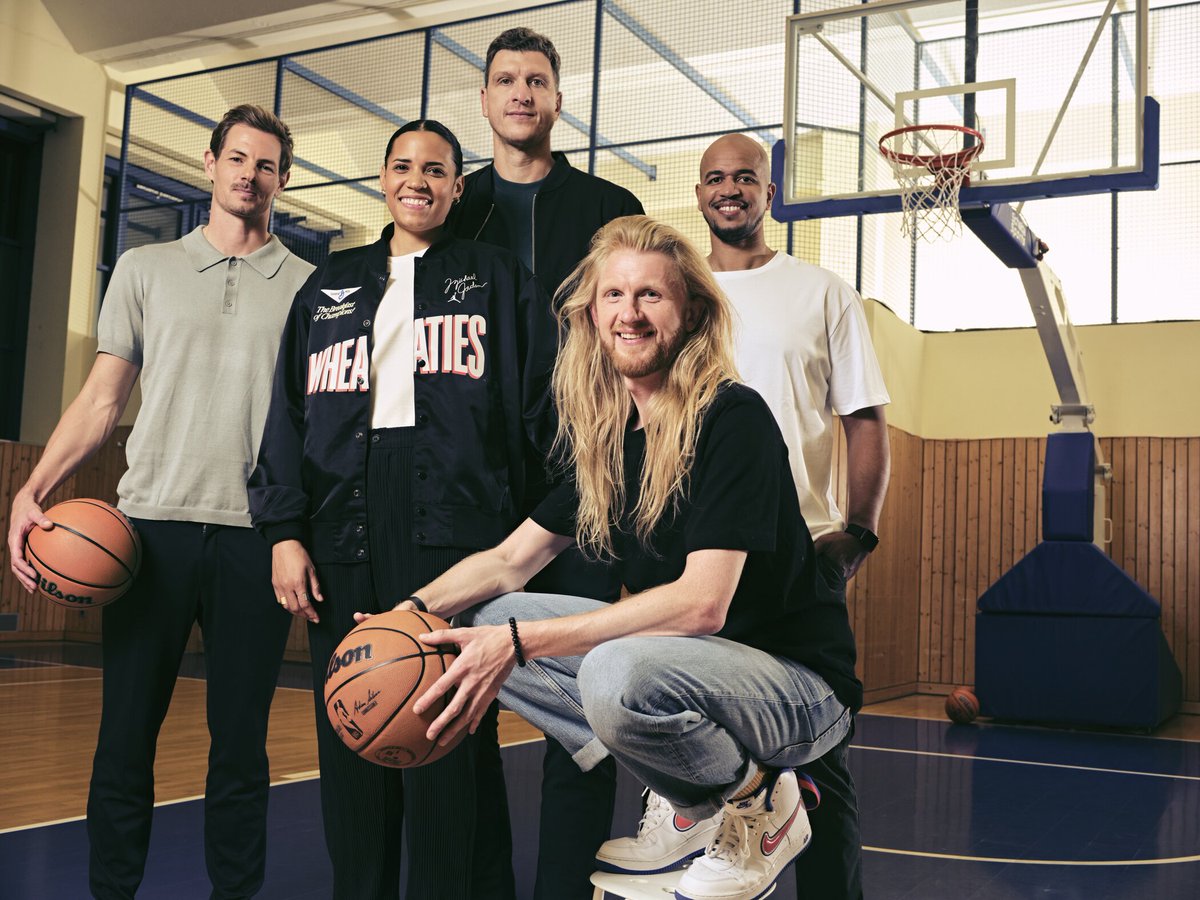 ProSieben's tweet photo. Dream-Team für die #NBA: ProSieben und ProSieben MAXX starten heute Nacht mit @Icke41, @Alex_Schlueter, @IretiAmojo, #AlexKing und @PFemerling in die beste Basketball-Liga der Welt. Los geht's 1:05 Uhr. Denver Nuggets vs. LA Lakers. Live. ProSieben. https://t.co/u93EHRU26i. Joyn https://t.co/k6Gayf3kxA