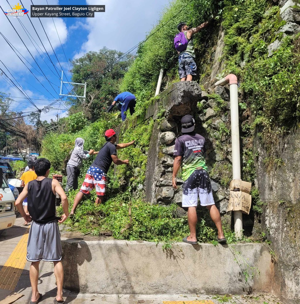 bayanmo's tweet image. Nagsagawa ng #CleanUpDrive ang Kayang-Hilltop Porters Association sa palengke ng Upper Kayang Street, Baguio City noong Oktubre 15. Katuwang nila ang Market Division ng City Treasury Office sa aktibidad.

Para sa mga kaugnay na ulat ng @bayanmo: abscbn.news/BMPM