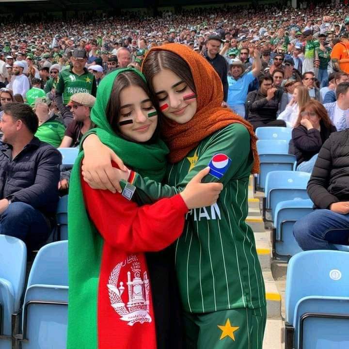 Promote Love & Peace instead Hate on Social Media. #PakAfghan 🇵🇰❤🇦🇫