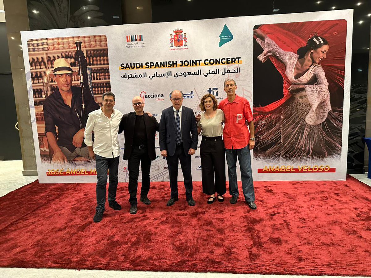 SPAINinKSA's tweet photo. 🎶✨ What a magical night in Riyadh! The first-ever Saudi Spanish joint concert brought together incredible talents like Hevia, Saudi orchestra musicians, and Anabel Veloso. A harmonious blend of cultures, showcasing the power of music to unite hearts and minds. https://t.co/ZtzMBvScHk