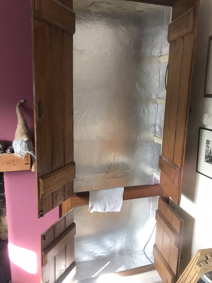 Wallrocklining's tweet photo. Case study for @Wallrocklining damp proof foil and thermal liner. Cottage with persistent damp on walls. After inspecting masonry- foil applied, over lined with thermal liner -foil stops damp penetrating, the TL traps heat at surface - noticeable and affordable solution. 👌🏾👍🏾 https://t.co/dZ1FJqMPRi