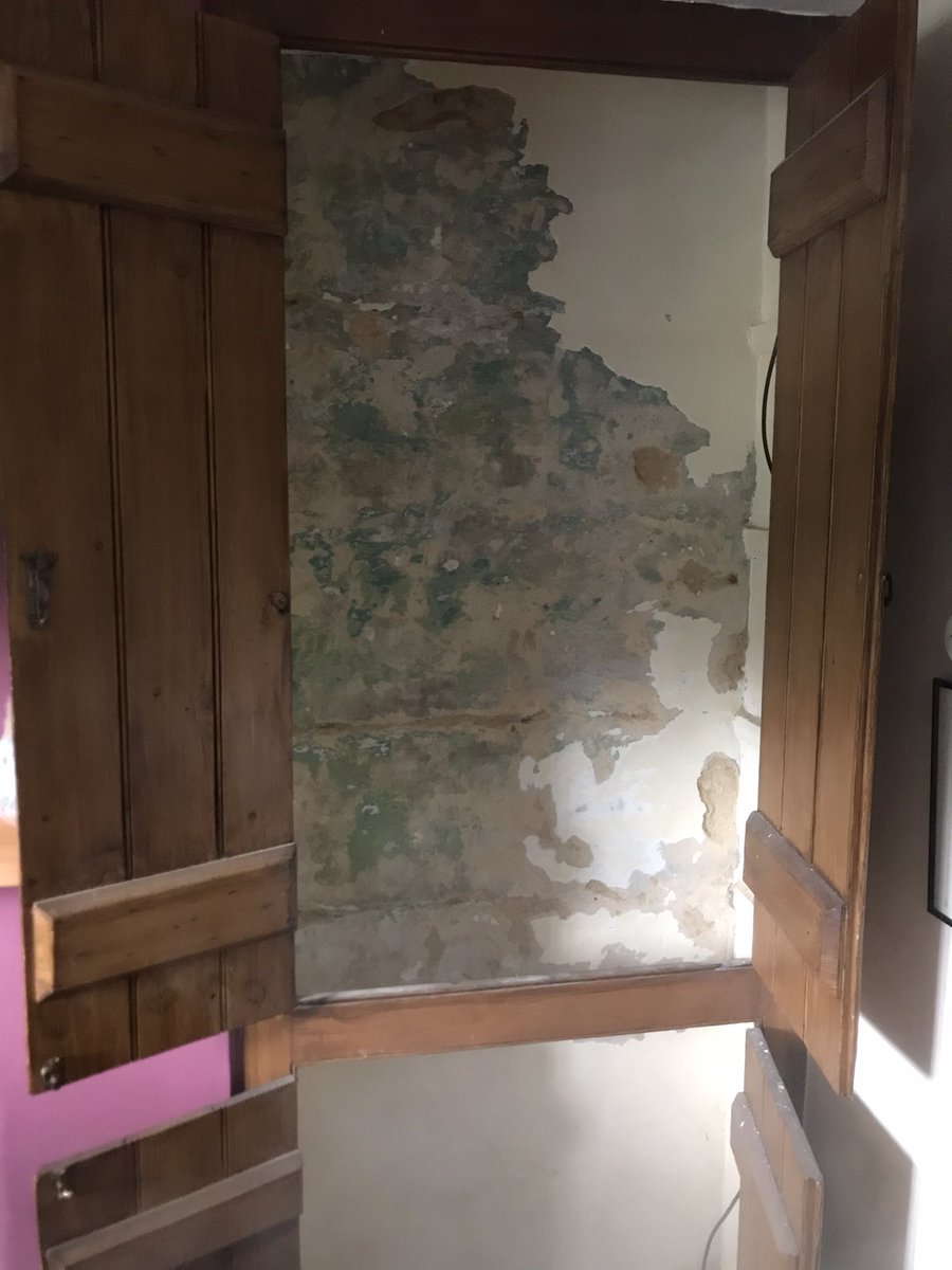 Wallrocklining's tweet photo. Case study for @Wallrocklining damp proof foil and thermal liner. Cottage with persistent damp on walls. After inspecting masonry- foil applied, over lined with thermal liner -foil stops damp penetrating, the TL traps heat at surface - noticeable and affordable solution. 👌🏾👍🏾 https://t.co/dZ1FJqMPRi