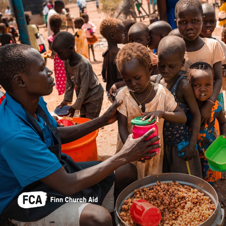FCA_global's tweet photo. 🇺🇳 On #UNDay we reaffirm our commitment to the #SDGs and thank our UN partners and donors, who share our passion for the #Right2Education, #Right2Livelihood and #Right2Peace. 

📸: Children in one of our supported schools in #Kenya queue up for lunch. https://t.co/o7qyDcv6Zg