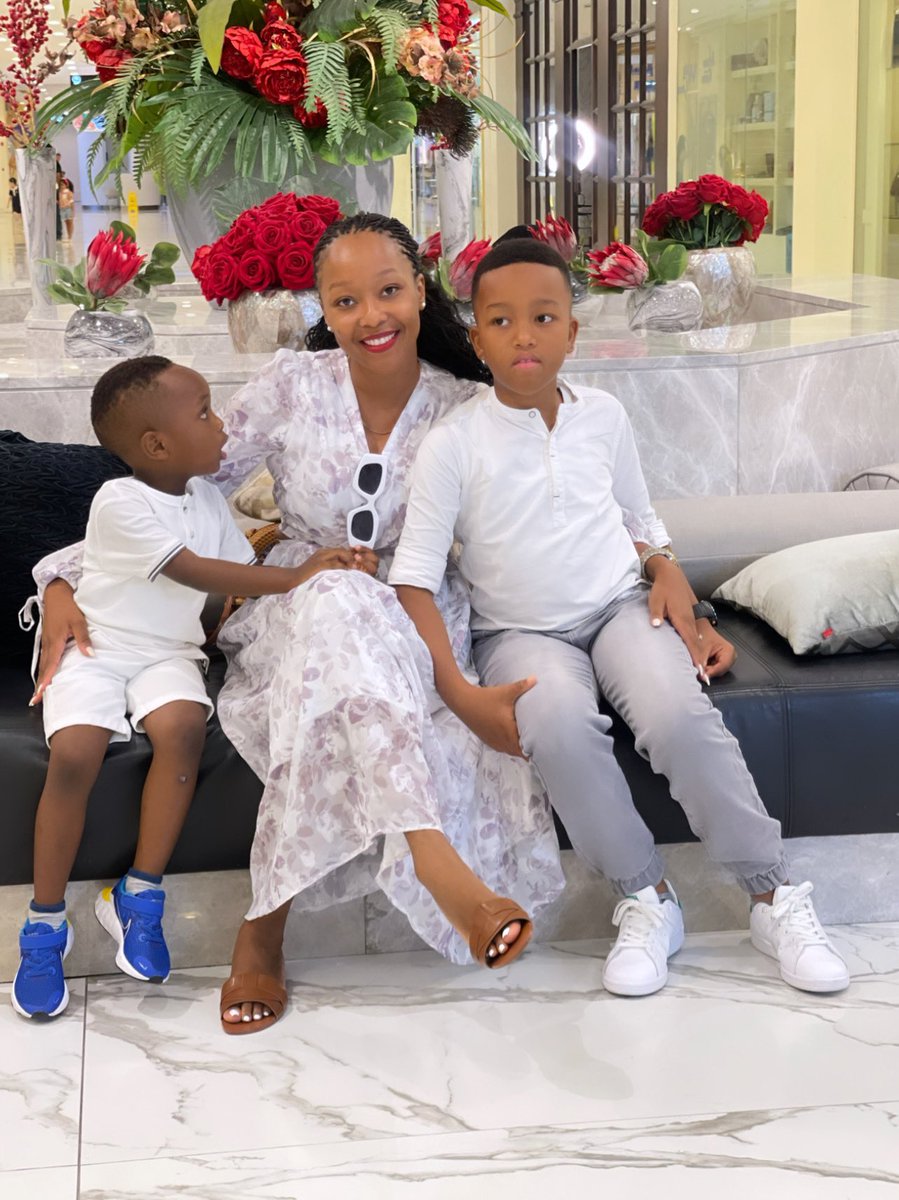 karma_sia's tweet image. Traveling in the company of those we love is home in motion✨✨ #makingmemories #midtermbreak #familytrip