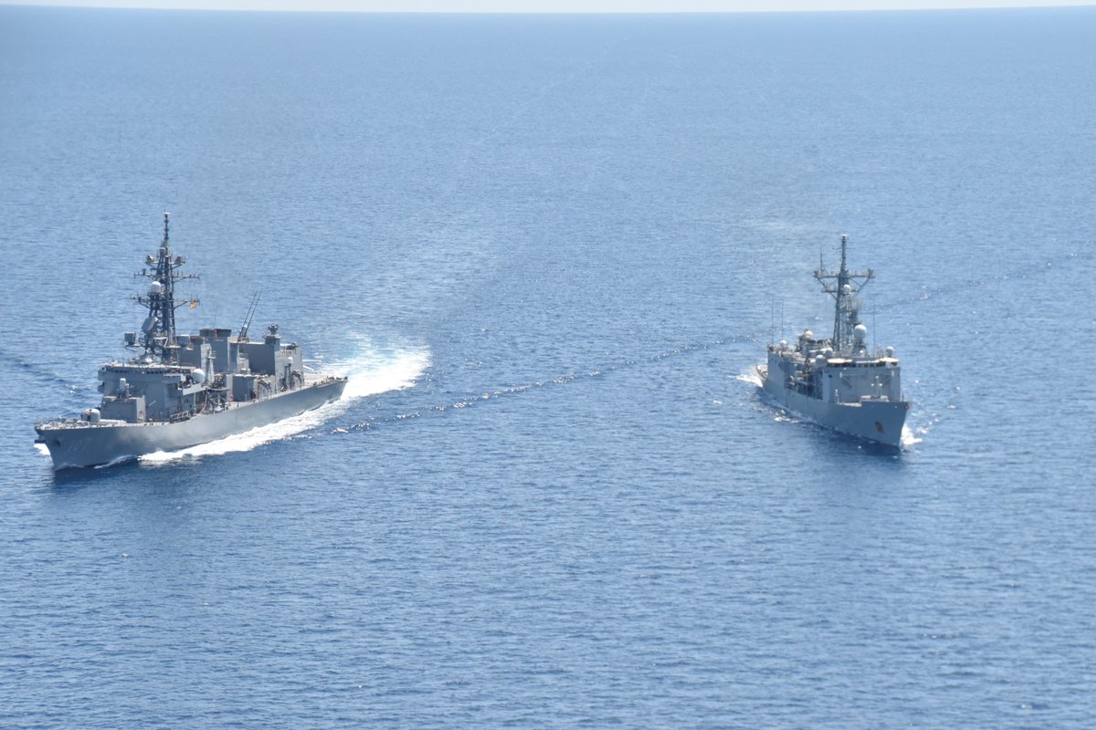 CMF_Bahrain's tweet photo. The 🇵🇭 Philippine-led CTF151,🇯🇵 JS Ikazuchi (DD107) & @EUNAVFOR ESPS Navarra (F85) conducted OOW, helo cross decking & communication exercises in the Gulf of Aden on Oct 6. Multi-national maritime task forces working together are key to keeping piracy suppressed. #ReadyTogether https://t.co/cxkmQExl77