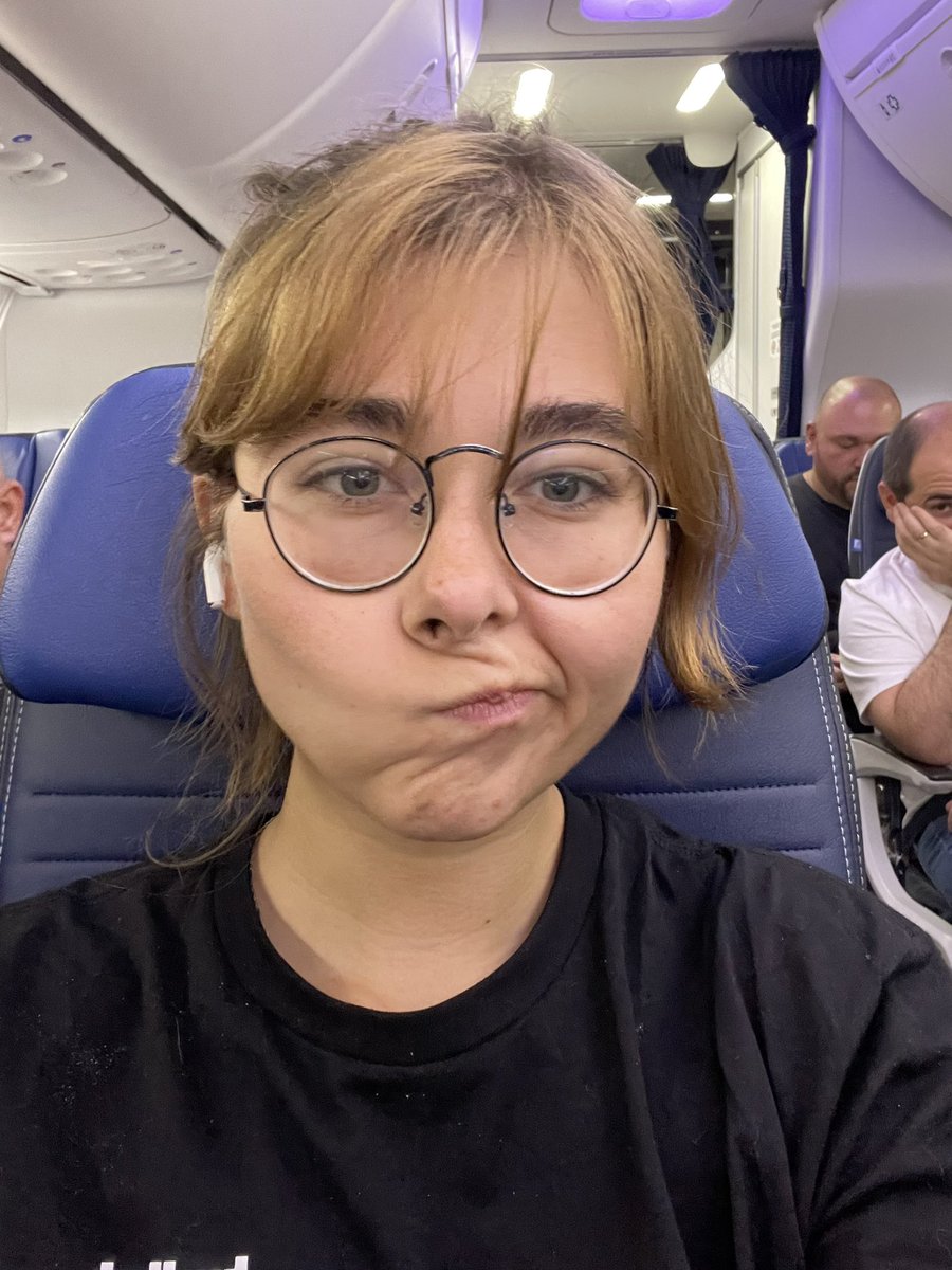 NotPeebo's tweet image. Next flight: Japan