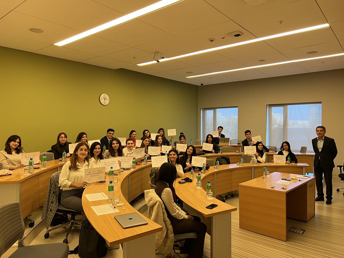 dvcpu's tweet photo. DVC-nin PR meneceri Surayə Həsənova ADA Universitetinin təşkilatçılığı, SOCAR-ın dəstəyi ilə keçirilən “Azərbaycan gənclərinin Xarici Siyasət, Sosial media və Milli Brend sahələrində bilik və bacarıqlara yiyələnməsi” layihəsini uğurla iştirak edib.
#DVC #Azdebate #ADA #SOCAR https://t.co/w3IPBjo2pC